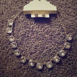 Necklace and earring set